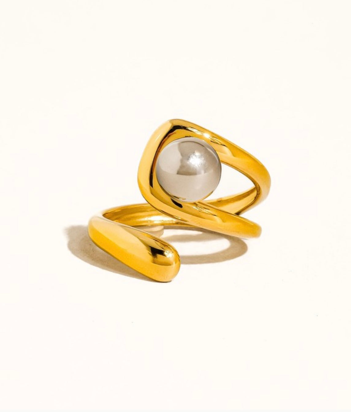 Two tone ball ring