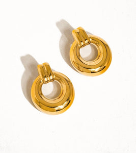 18k Classic Hoops