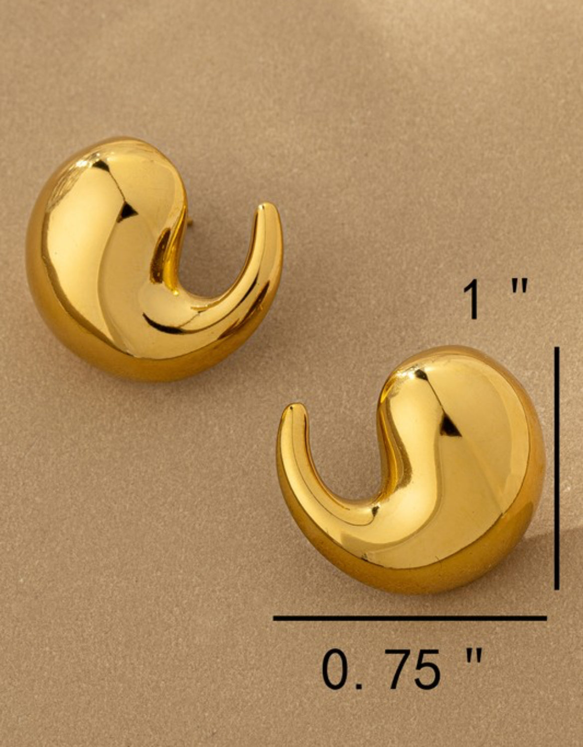 Curl up gold earrings