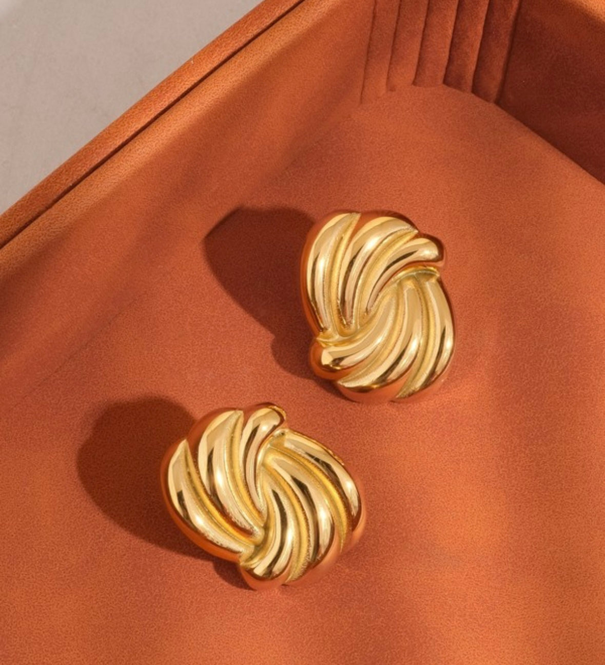 The Conchita earrings