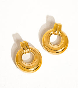 18k Classic Hoops